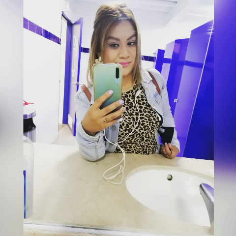 Leslie Olmos